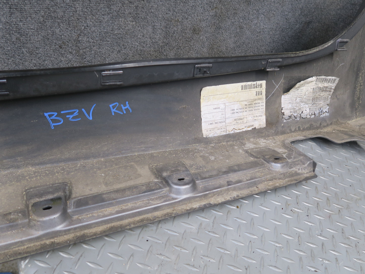 03-08 BMW E85 Z4 Left & Right Side Skirt Rocker Panel Molding Gray Set 66K OEM