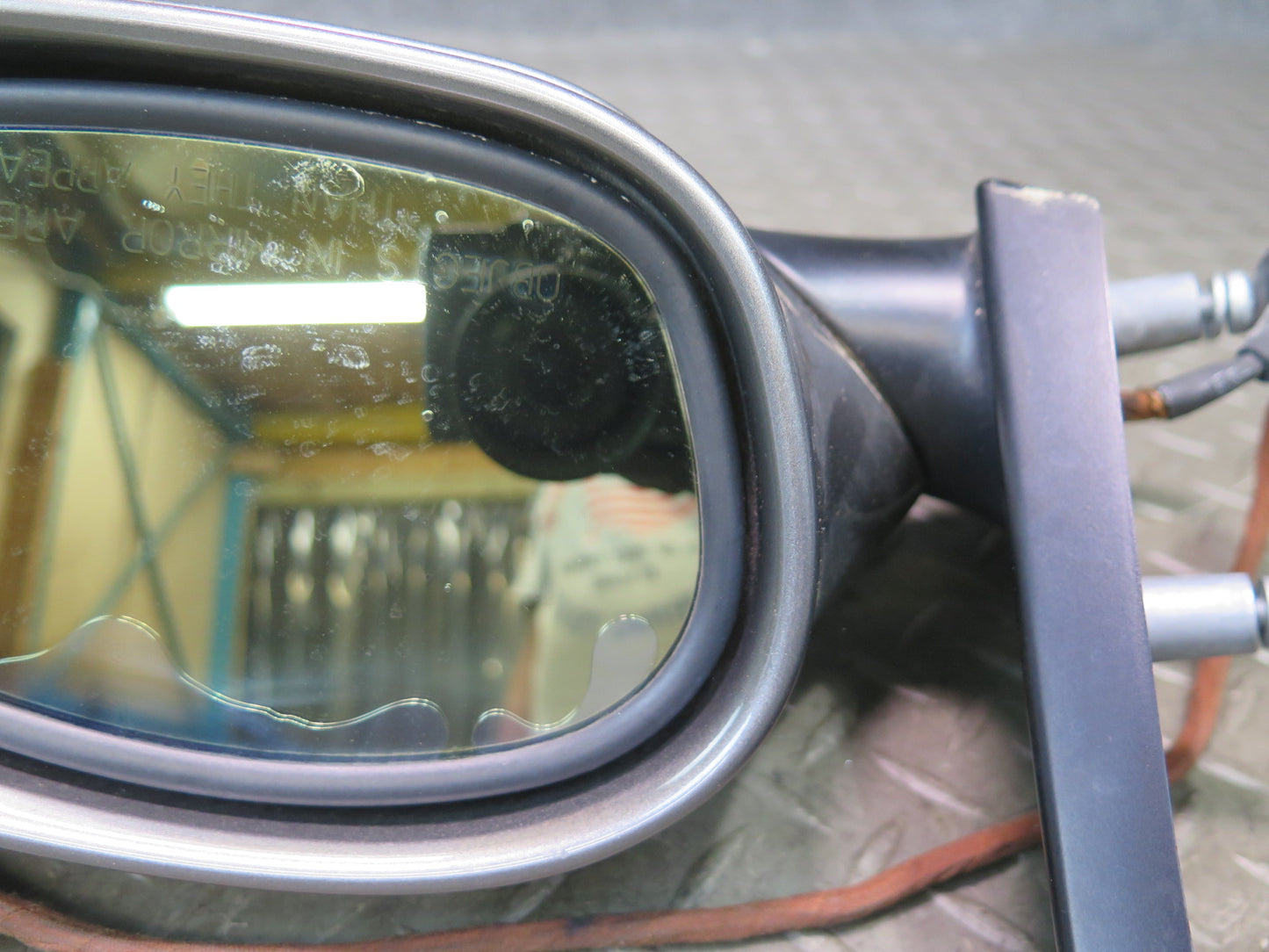 03-08 BMW E85 Z4 Right Exterior Auto Dimm Heated Side View Mirror Discoloration