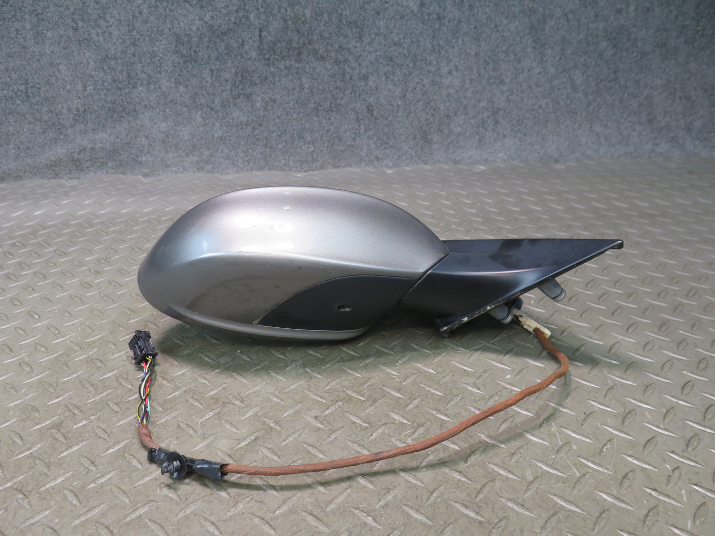03-08 BMW E85 Z4 Right Exterior Auto Dimm Heated Side View Mirror Discoloration