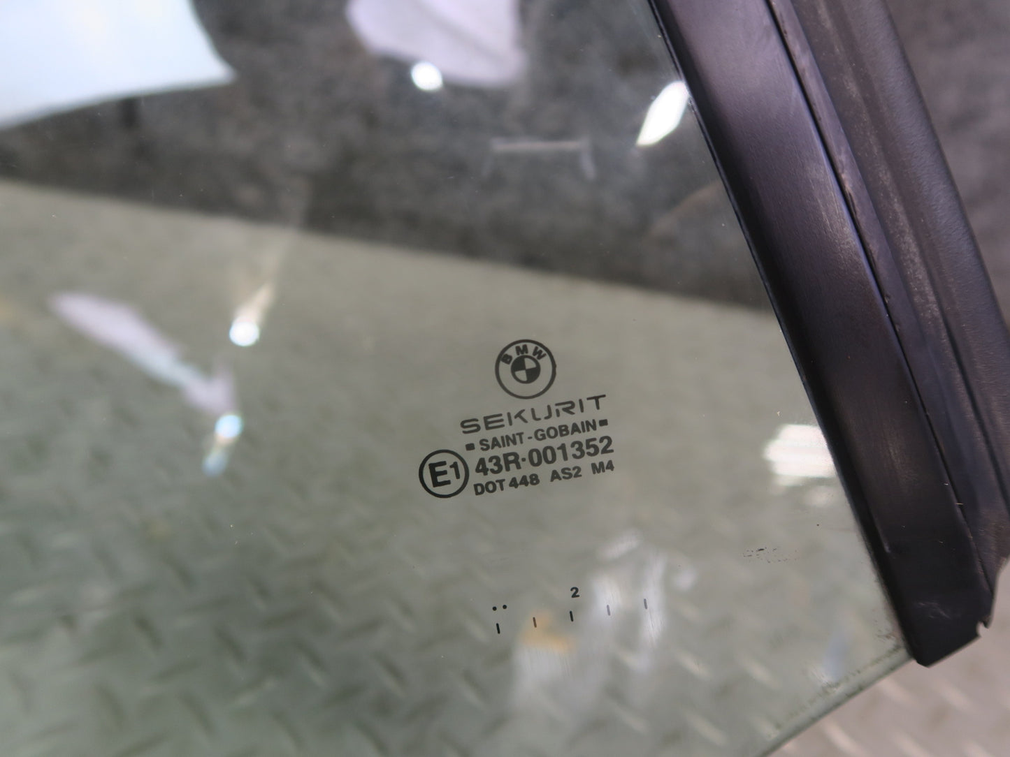 01-06 BMW E46 330ci Convertible Rear Right Pass Side Quarter Glass Window OEM