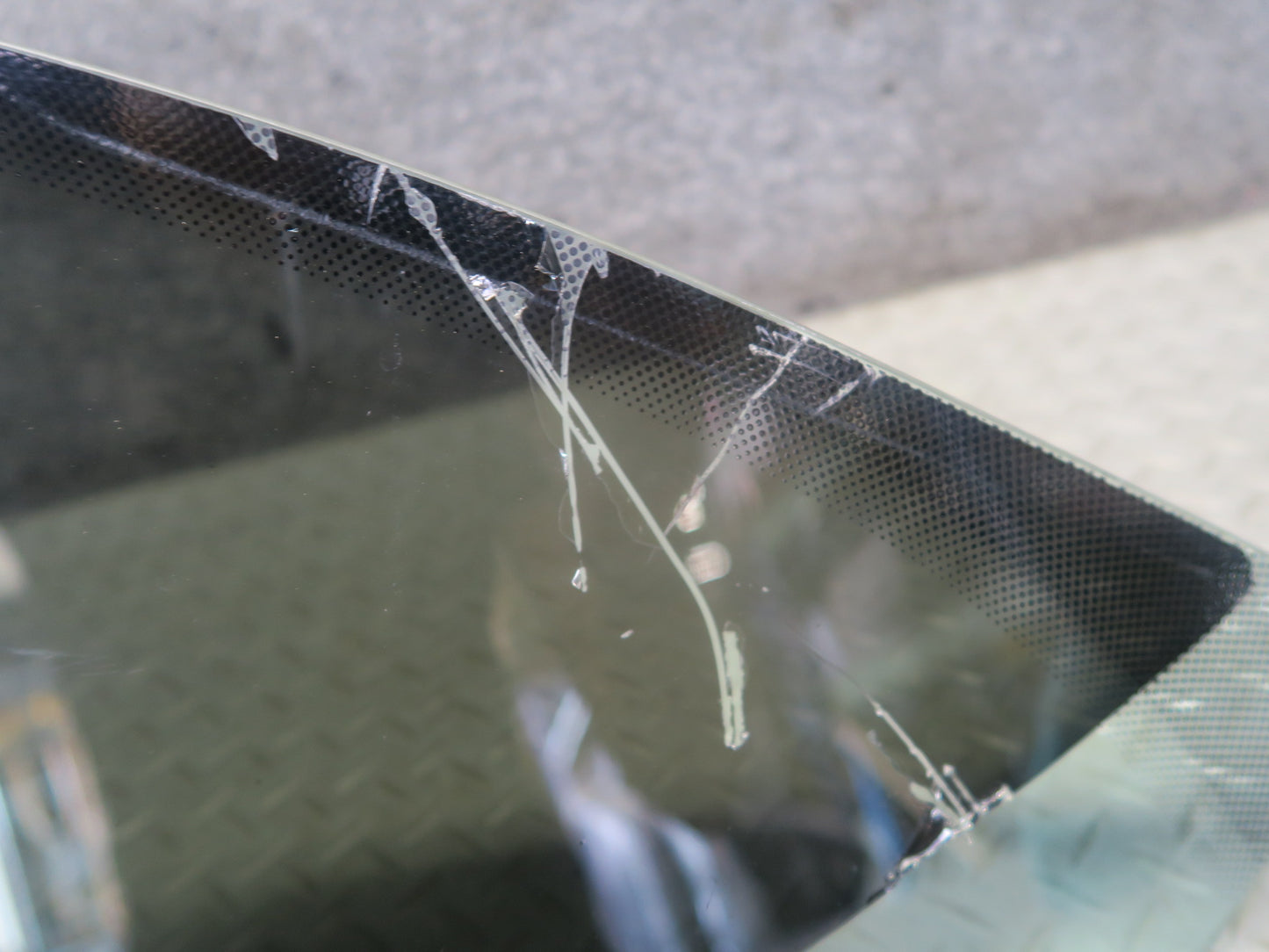 1999-2005 Porsche 911 996 Convertible Rear Right Quarter Glass Window