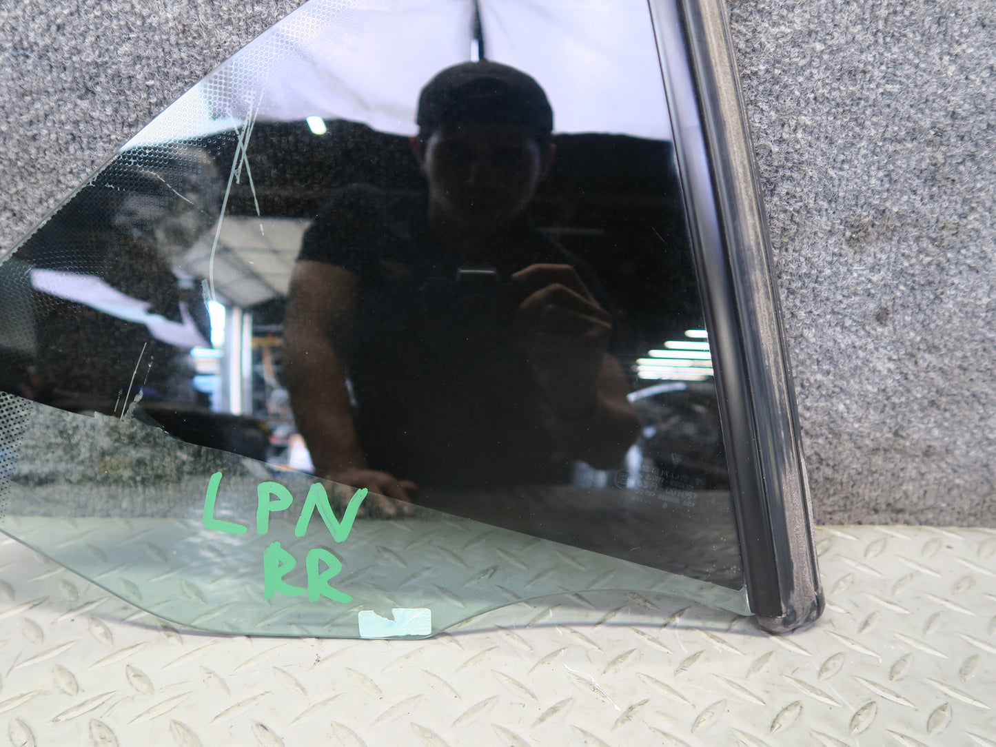 1999-2005 Porsche 911 996 Convertible Rear Right Quarter Glass Window