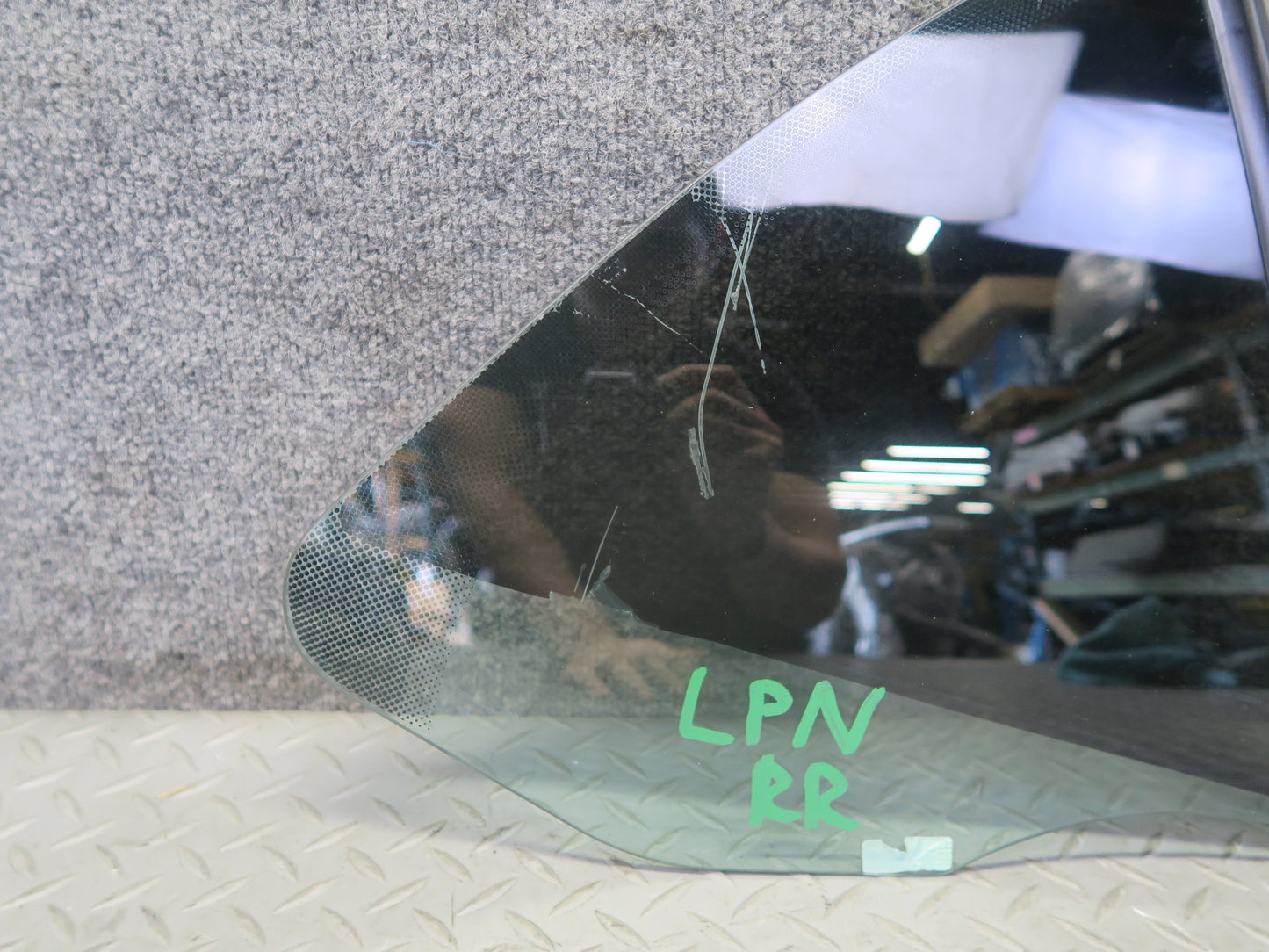 1999-2005 Porsche 911 996 Convertible Rear Right Quarter Glass Window