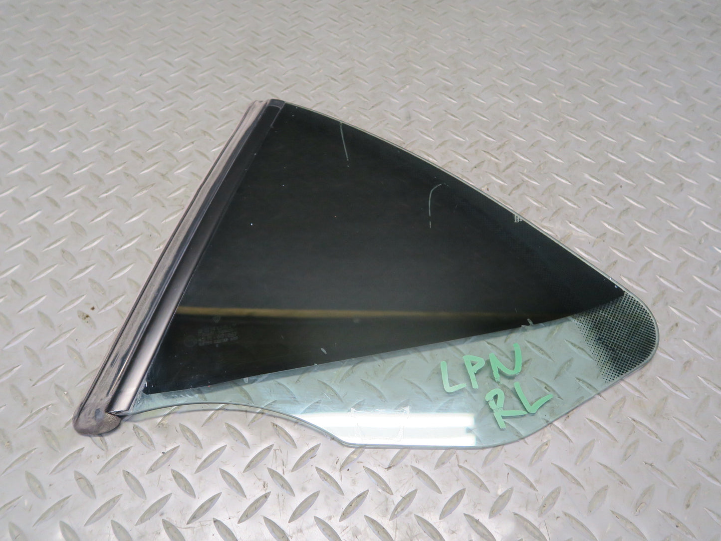 1999-2005 Porsche 911 996 Convertible Rear Left Quarter Glass Window