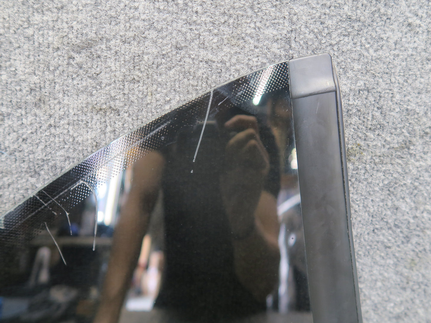1999-2005 Porsche 911 996 Convertible Rear Left Quarter Glass Window