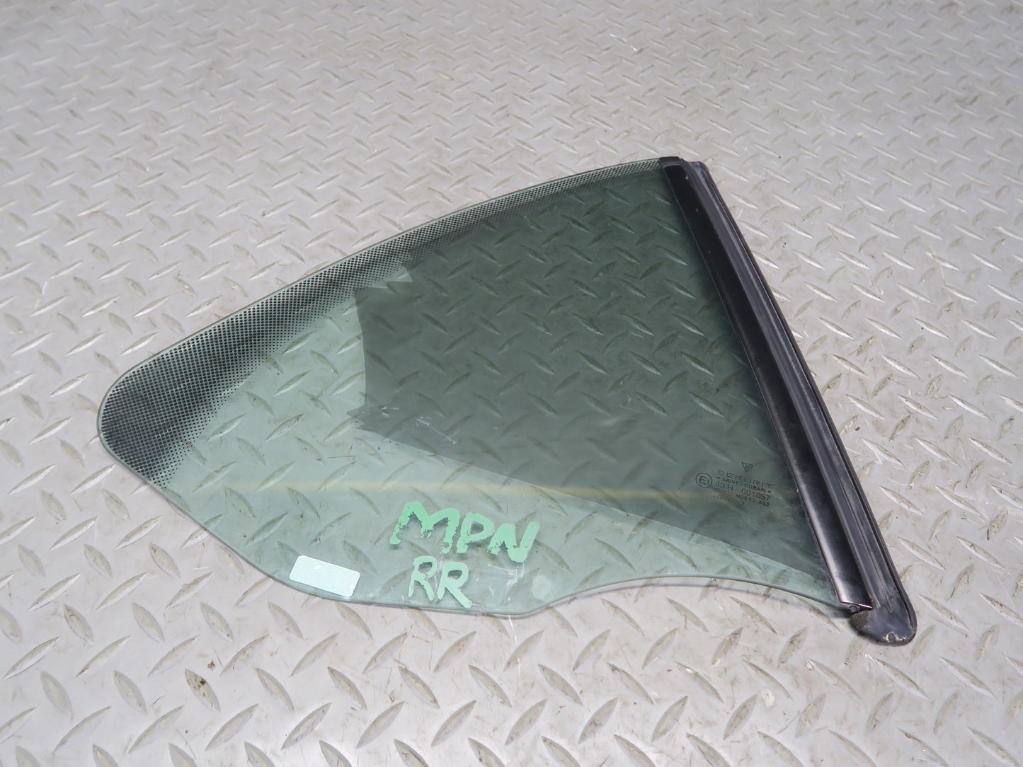 1999-2005 Porsche 911 Carrera 996 Convertible Rear Right Quarter Glass Window