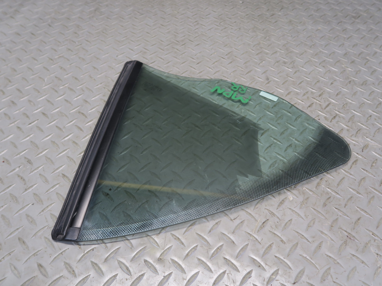 1999-2005 Porsche 911 Carrera 996 Convertible Rear Right Quarter Glass Window