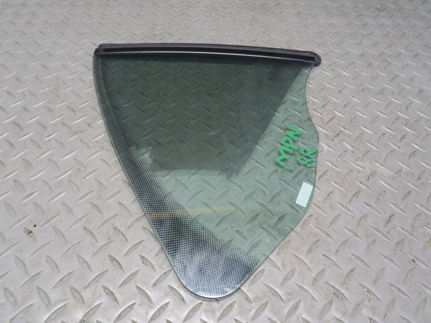 1999-2005 Porsche 911 Carrera 996 Convertible Rear Right Quarter Glass Window