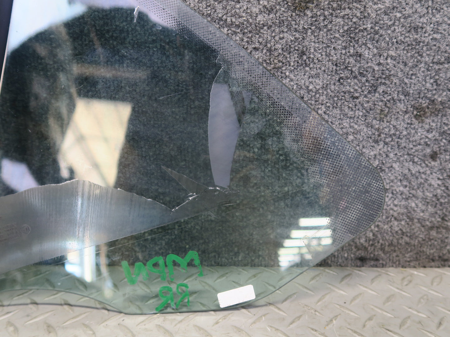 1999-2005 Porsche 911 Carrera 996 Convertible Rear Right Quarter Glass Window