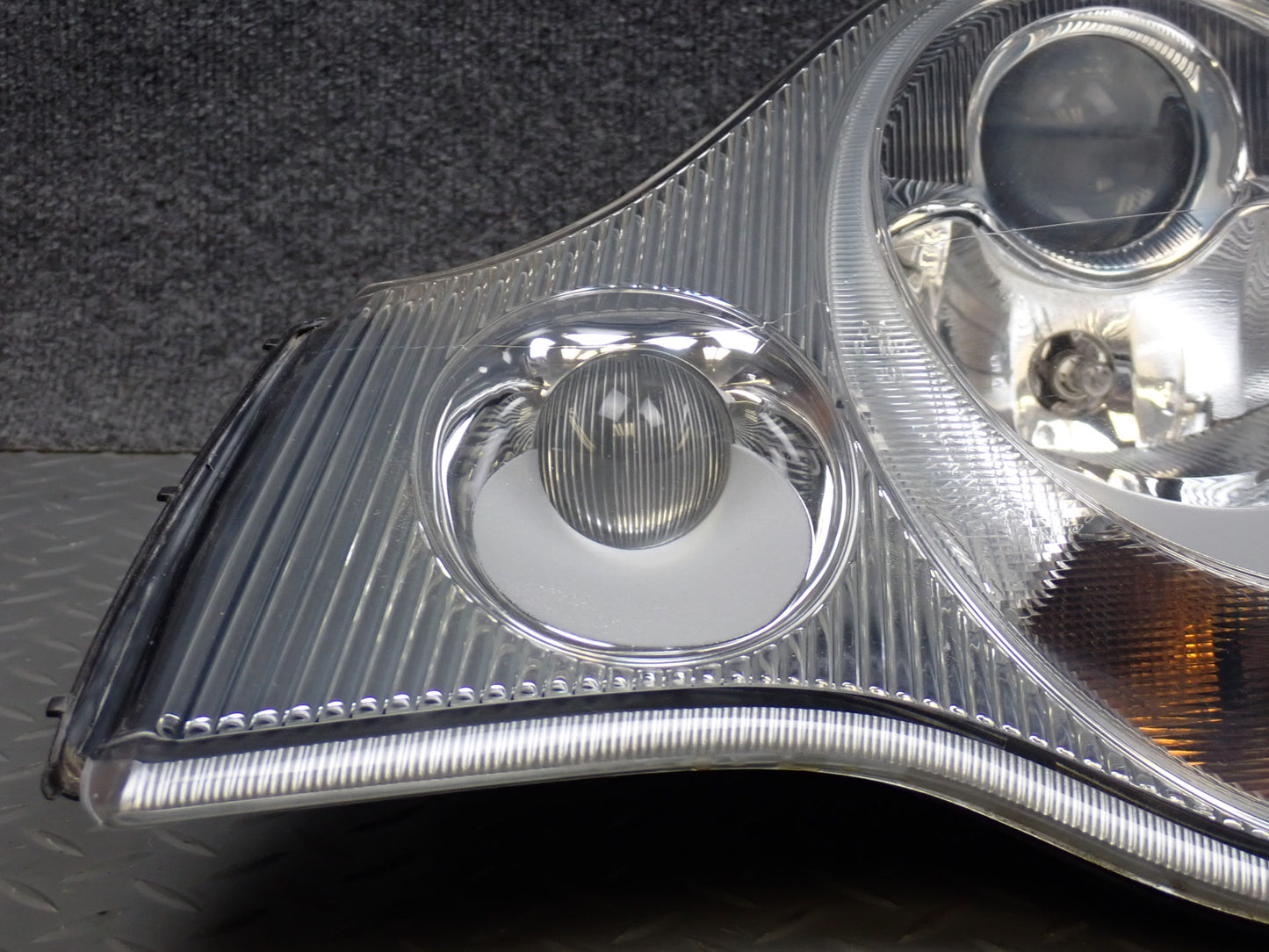 2002-2005 Porsche 911 Carrera 996 Front Left Driver Side Xenon Headlight Lamp