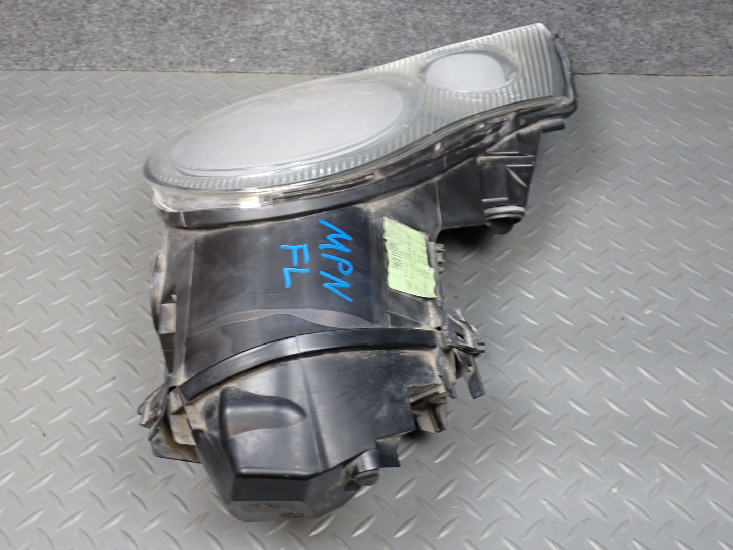 2002-2005 Porsche 911 Carrera 996 Front Left Driver Side Xenon Headlight Lamp