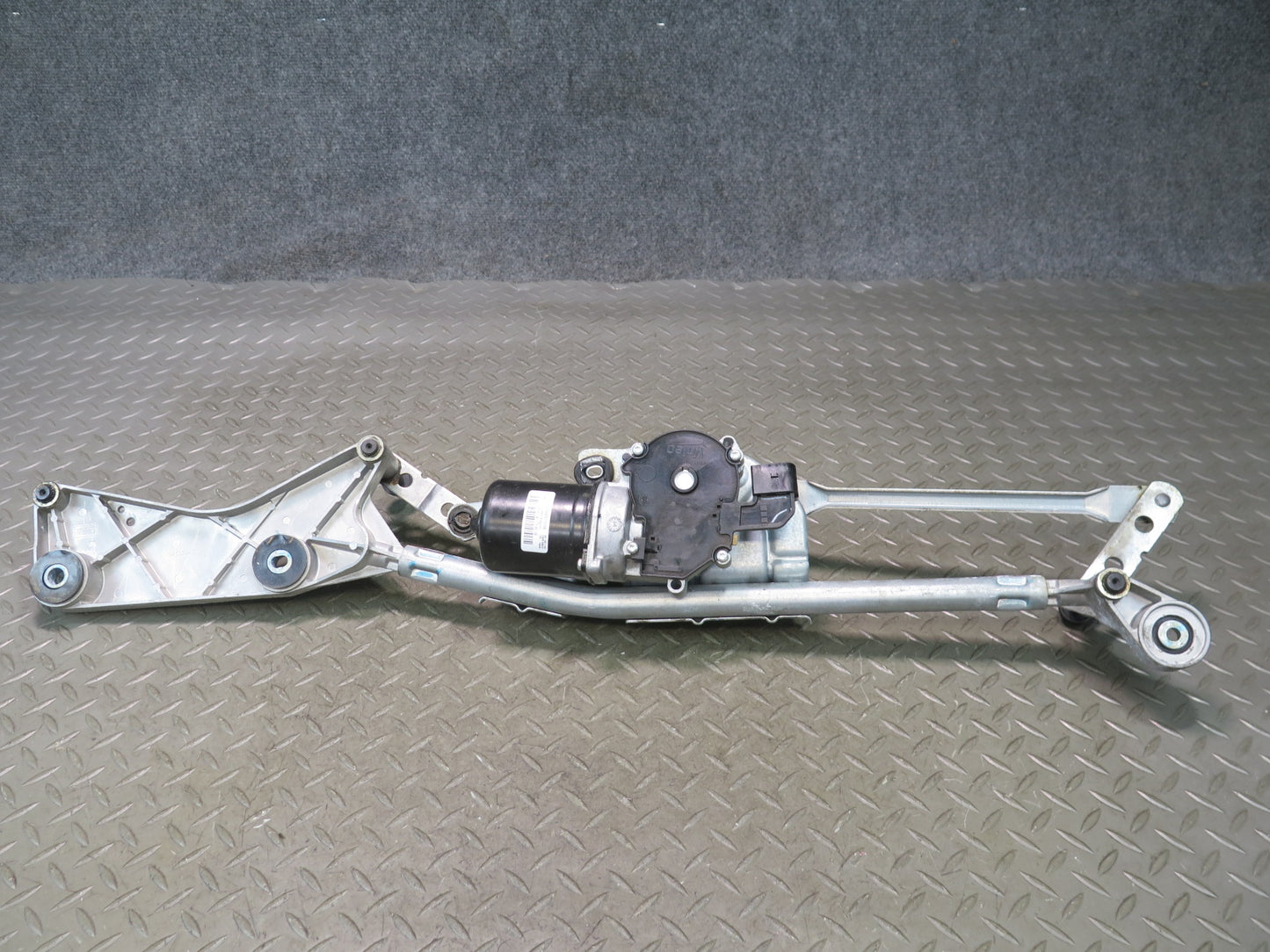 12-15 Mercedes W166 Ml-class Windshield Wiper Transmission Linkage w Motor OEM