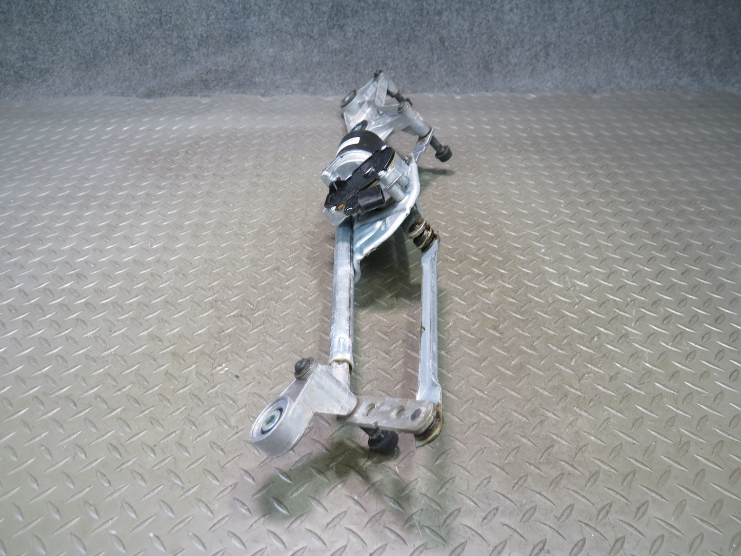 12-15 Mercedes W166 Ml-class Windshield Wiper Transmission Linkage w Motor OEM