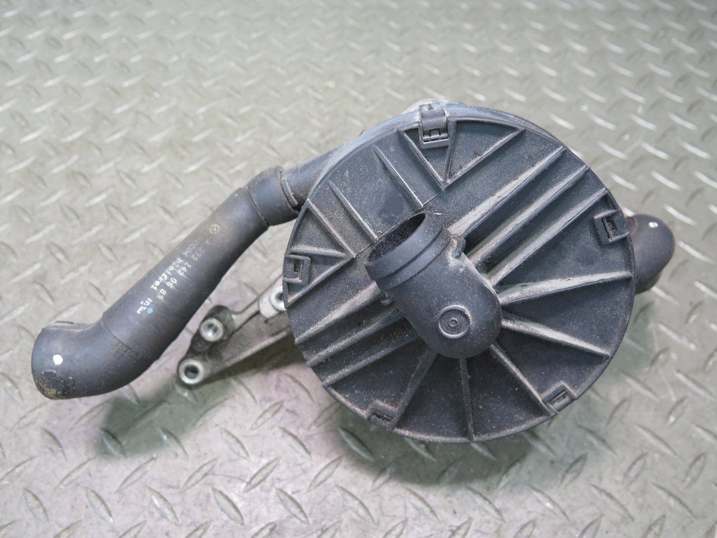 07-12 Mercedes R230 SL550 Secondary Air Smog Injection Pump w Hose OEM