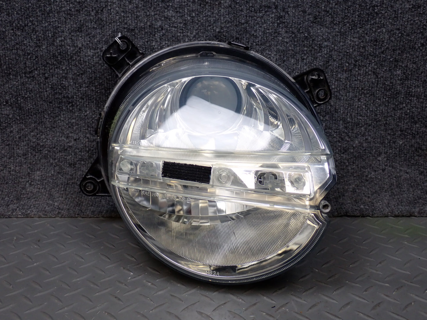 03-06 Chevrolet SSR Front Right Pass Side Halogen Headlight Lamp 15110118 OEM
