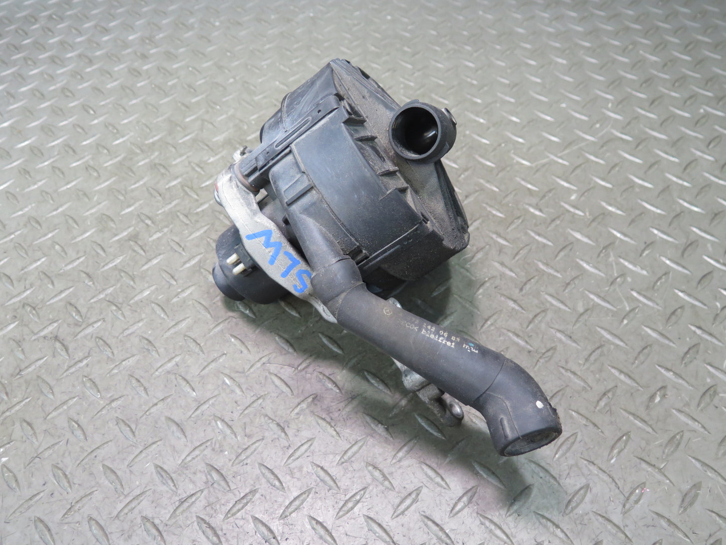 07-12 Mercedes R230 SL550 Secondary Air Smog Injection Pump w Hose OEM
