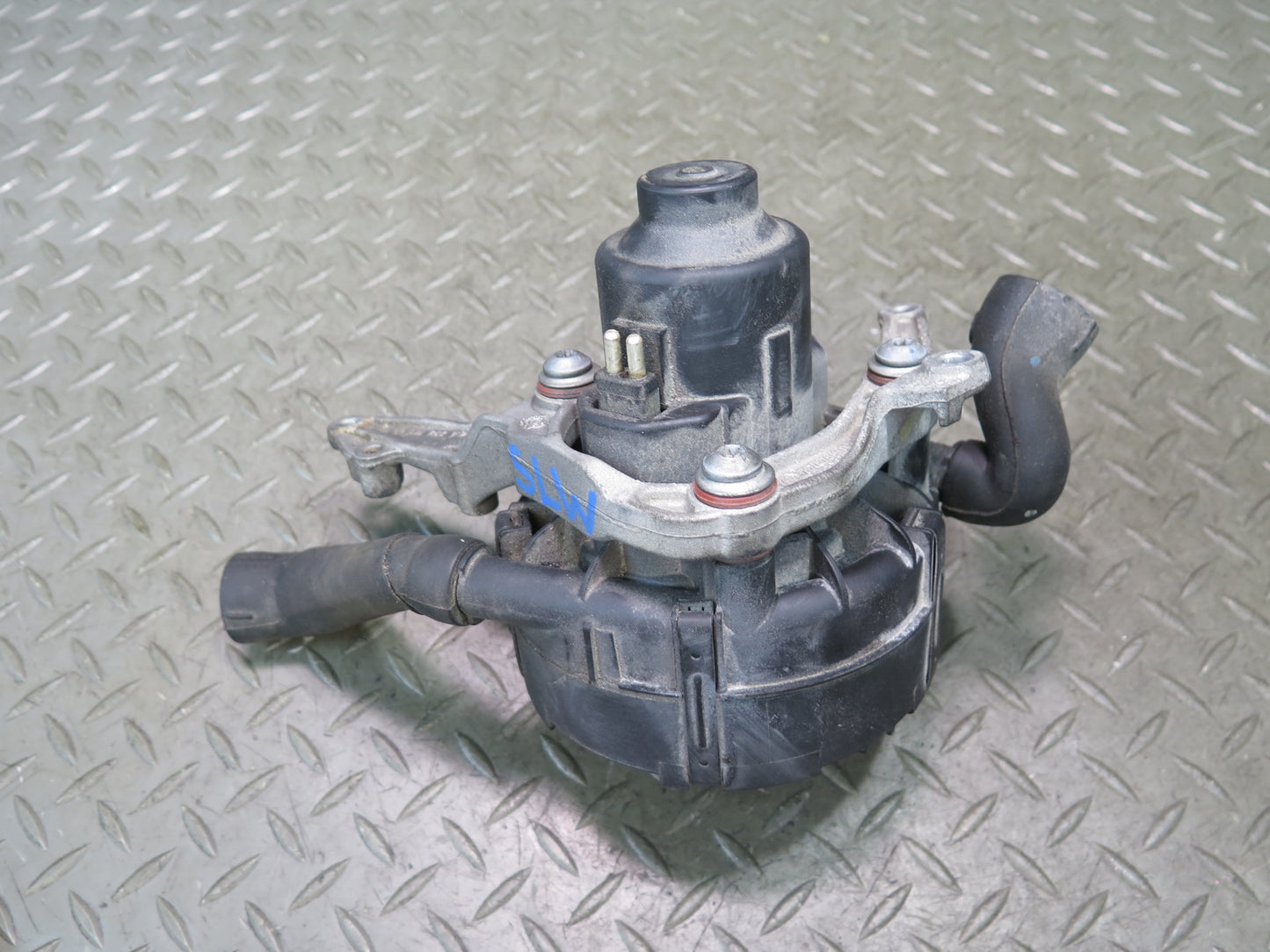07-12 Mercedes R230 SL550 Secondary Air Smog Injection Pump w Hose OEM
