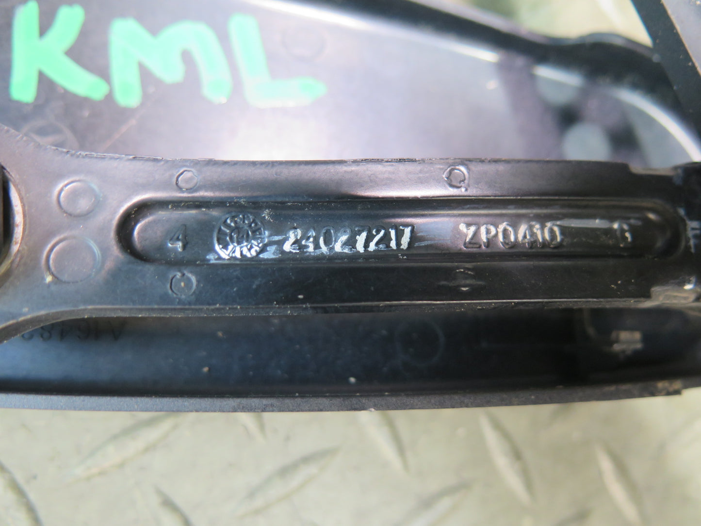 12-15 Mercedes W166 Ml-class Set of 2 Front Left & Right Wiper Arm OEM