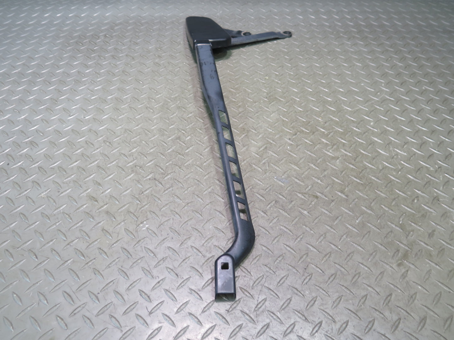 12-15 Mercedes W166 Ml-class Set of 2 Front Left & Right Wiper Arm OEM