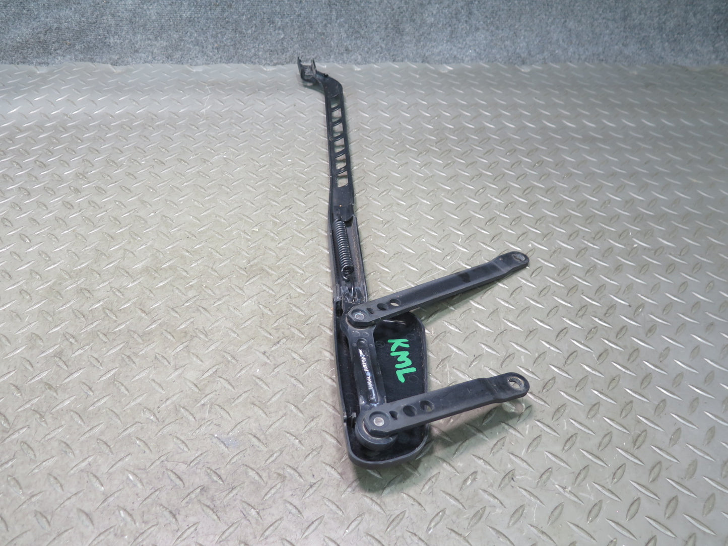 12-15 Mercedes W166 Ml-class Set of 2 Front Left & Right Wiper Arm OEM