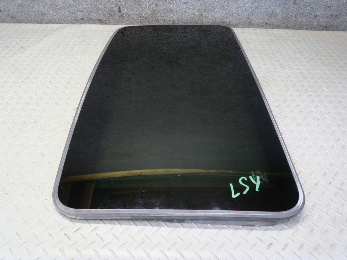 01-06 Lexus UCF30L LS430 Sunroof Moonroof Glass Window Panel OEM