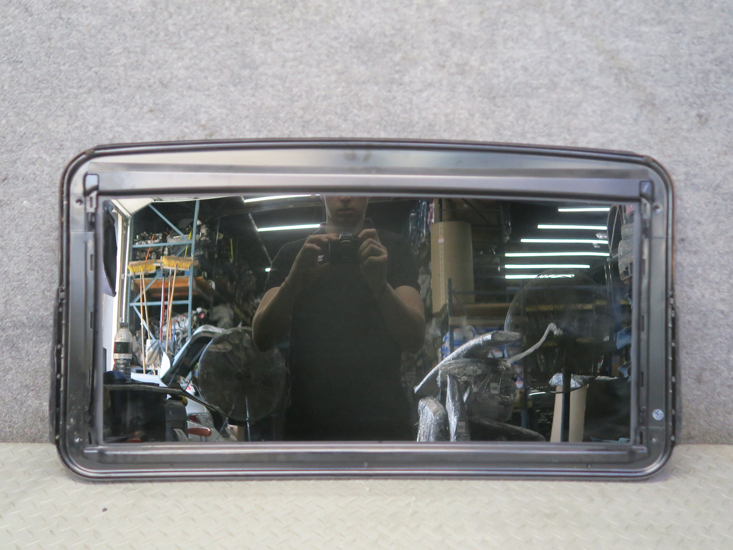 01-06 Lexus UCF30L LS430 Sunroof Moonroof Glass Window Panel OEM