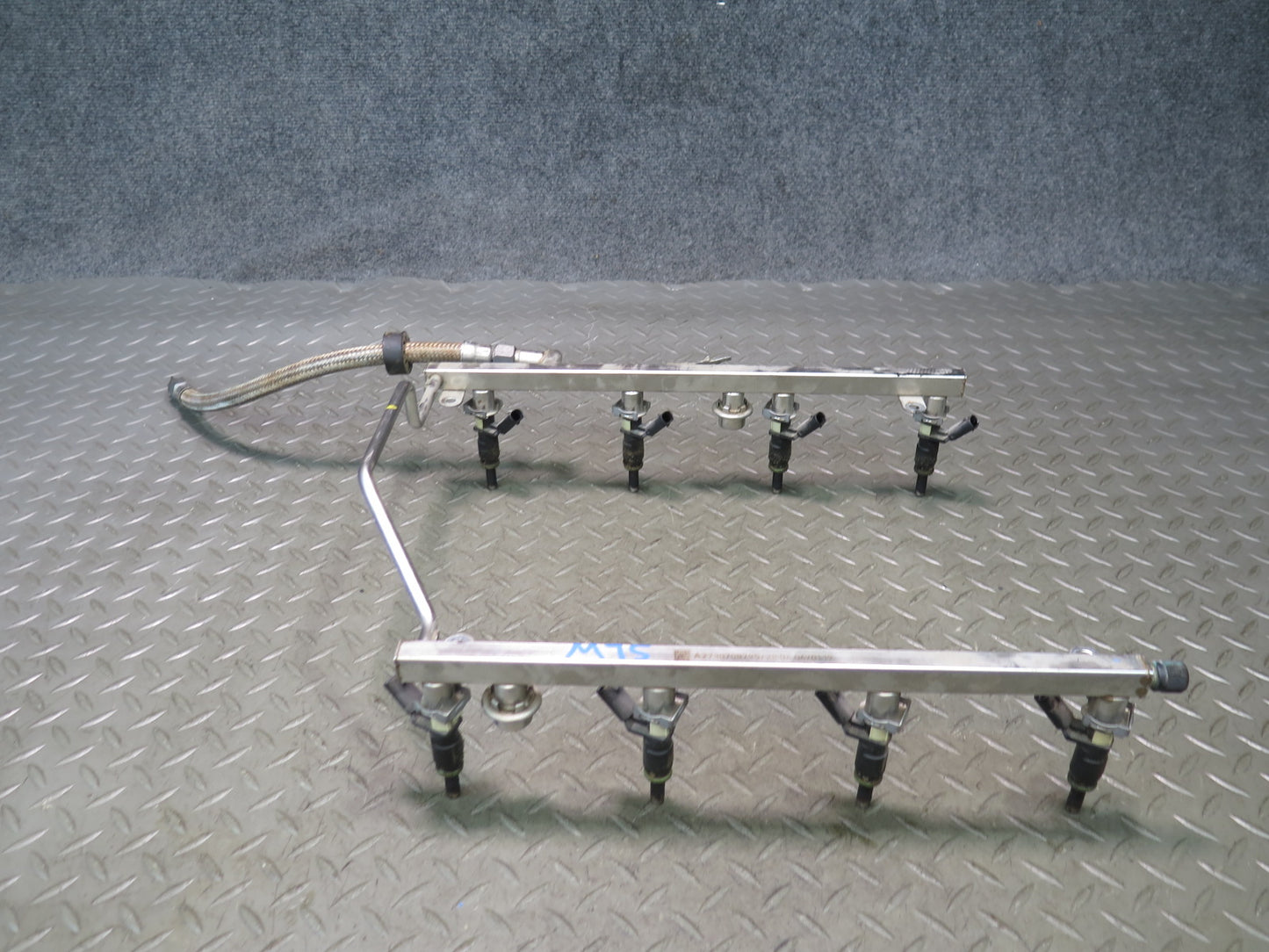 07-12 Mercedes R230 SL550 5.5L M273 Engine Fuel Rail w Injector 112K Miles OEM
