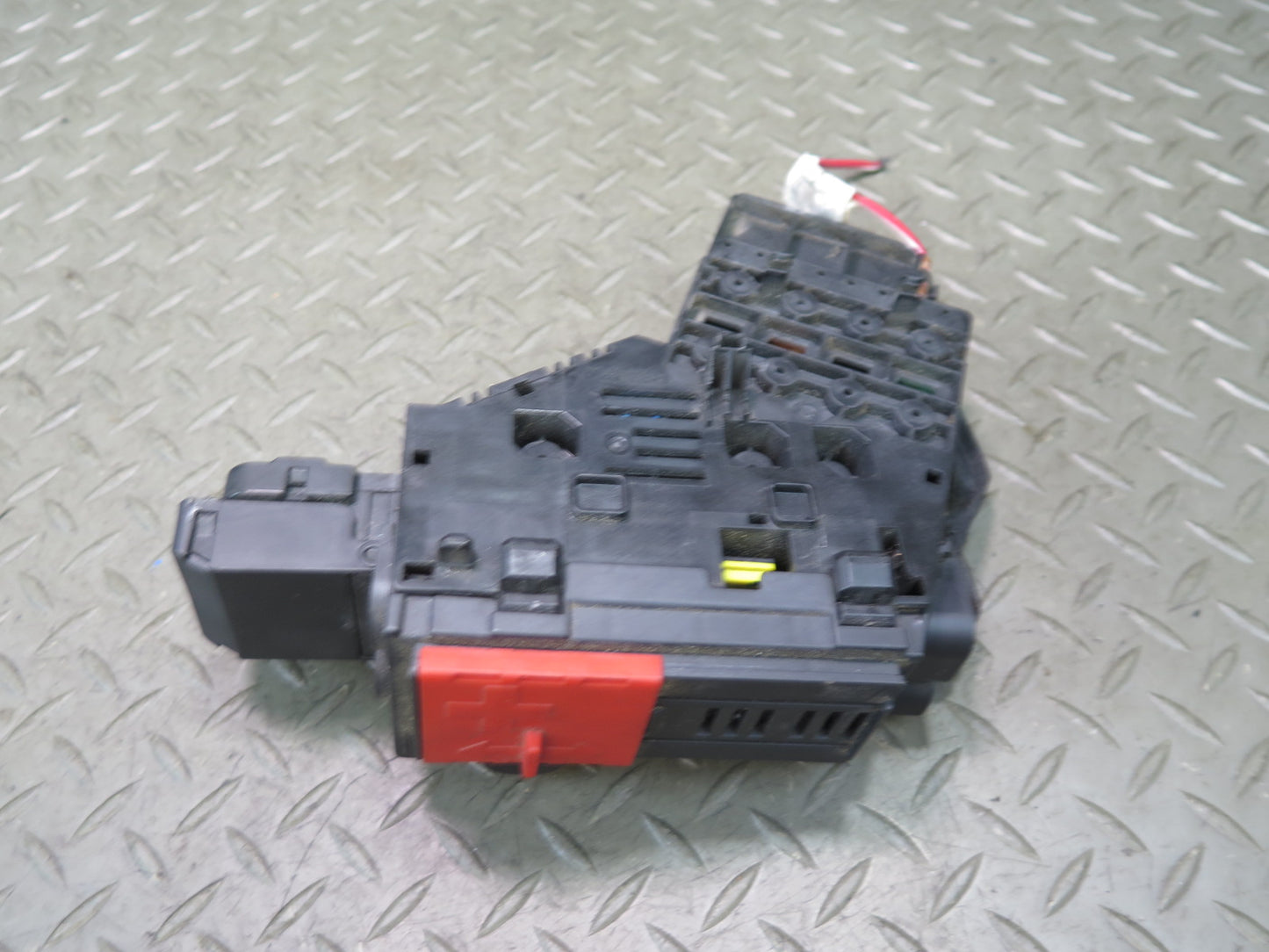 12-15 Mercedes W166 Ml-class Fuse Relay Junction Box 1665402450 OEM