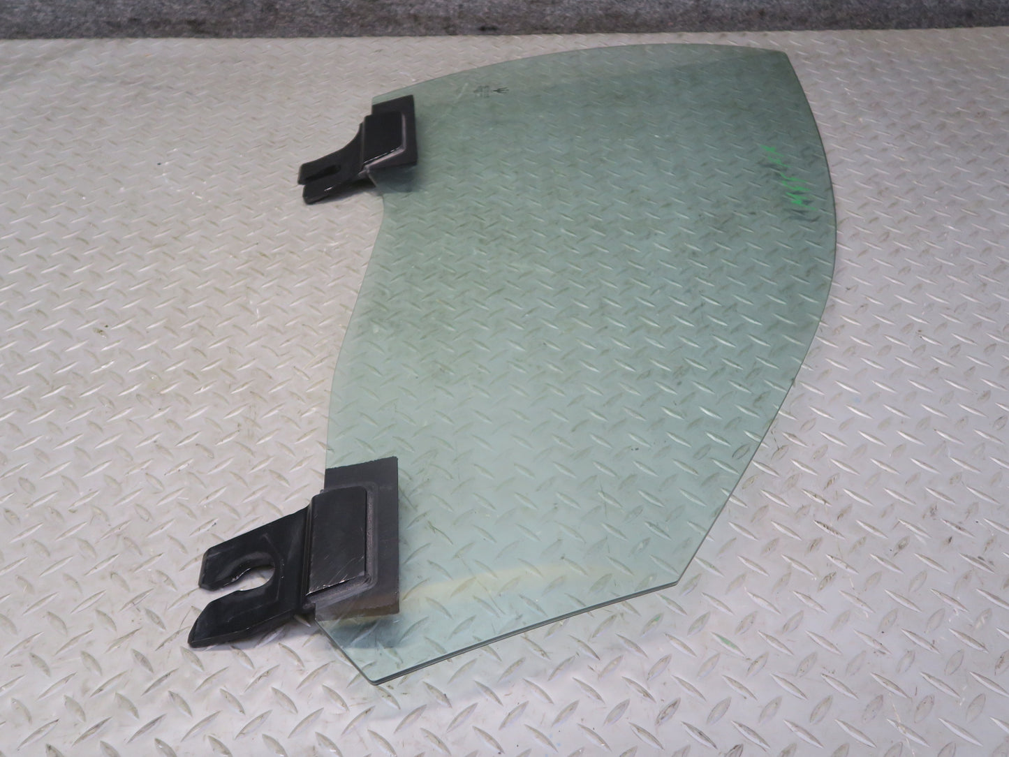 2014-2020 Maserati Ghibli M157 Front Right Door Glass Window