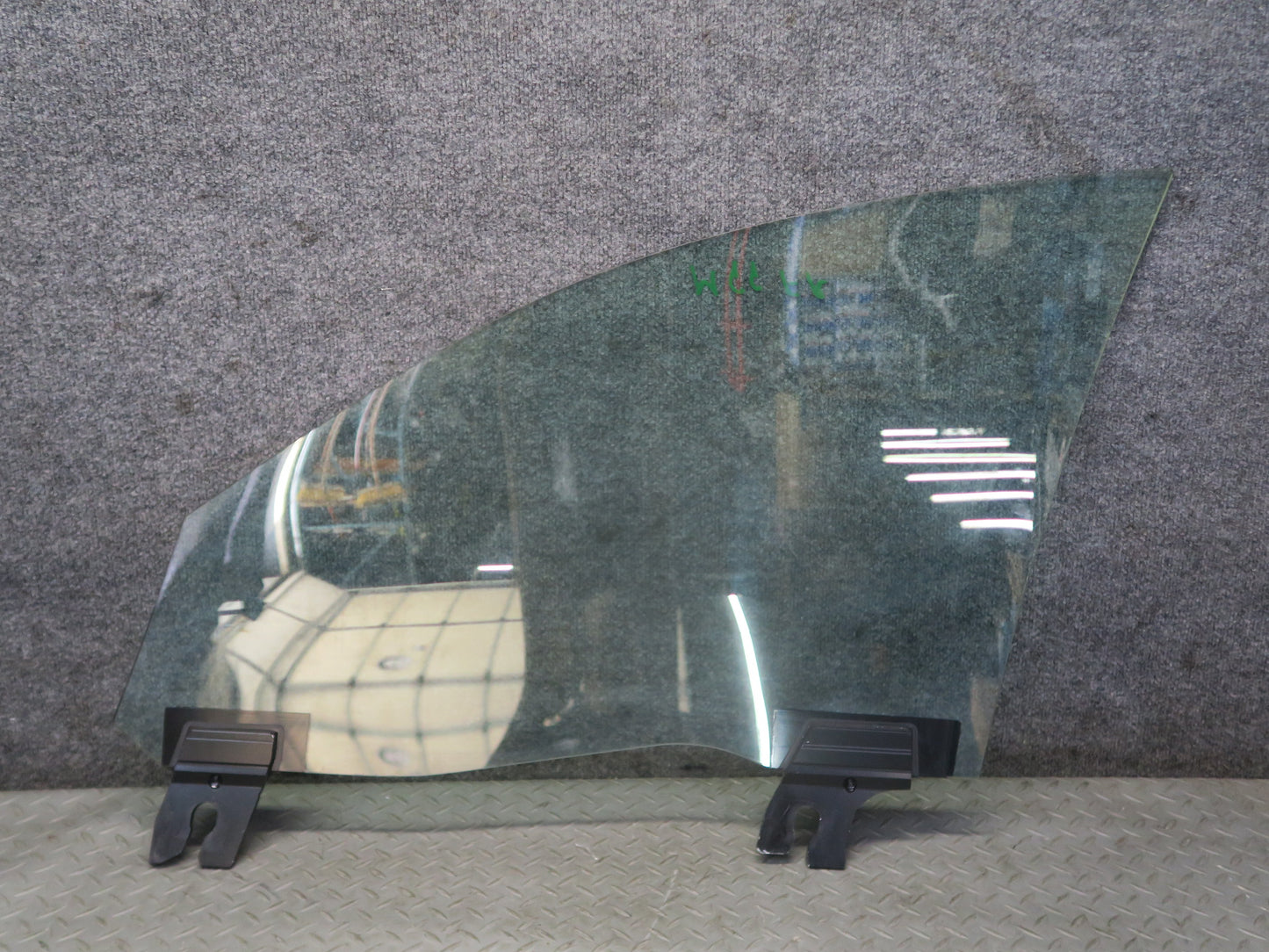2014-2020 Maserati Ghibli M157 Front Right Door Glass Window