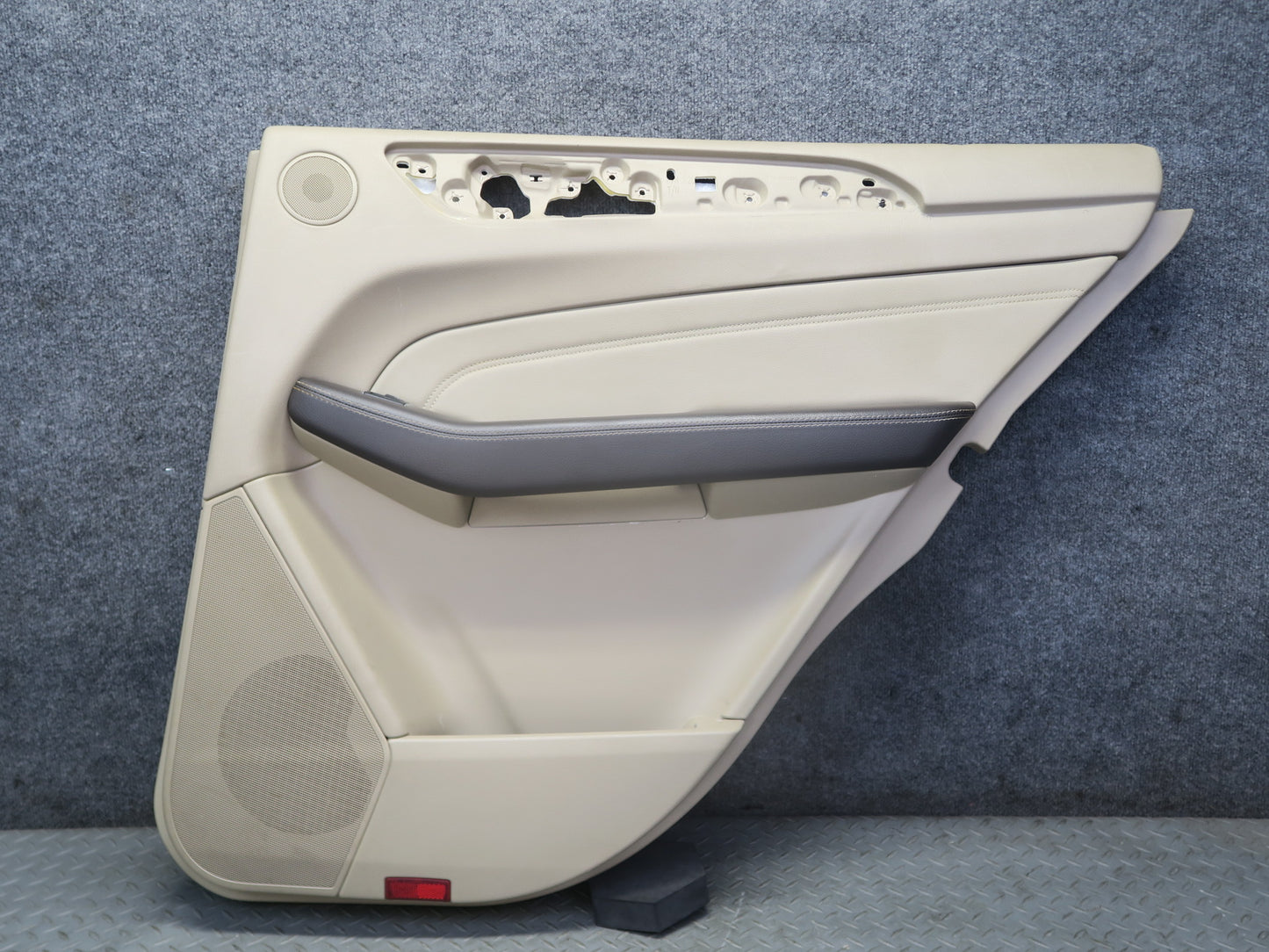 12-15 Mercedes W166 Ml-class Set of 2 Rear Door Interior Trim Cover Panel OEM
