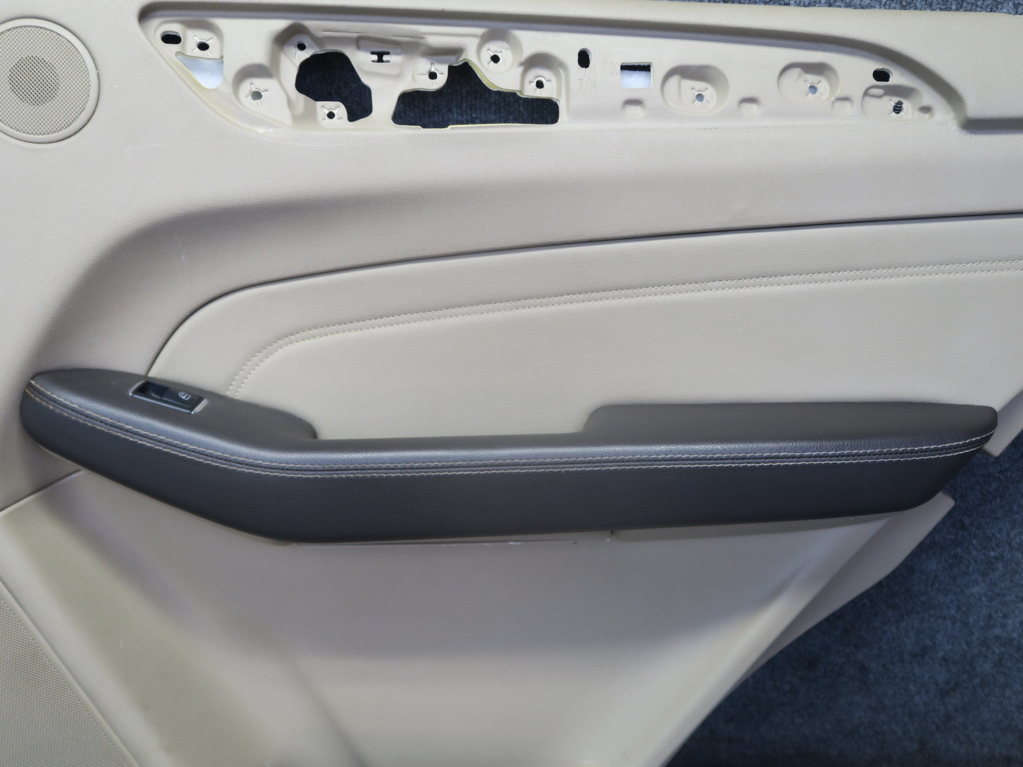 12-15 Mercedes W166 Ml-class Set of 2 Rear Door Interior Trim Cover Panel OEM