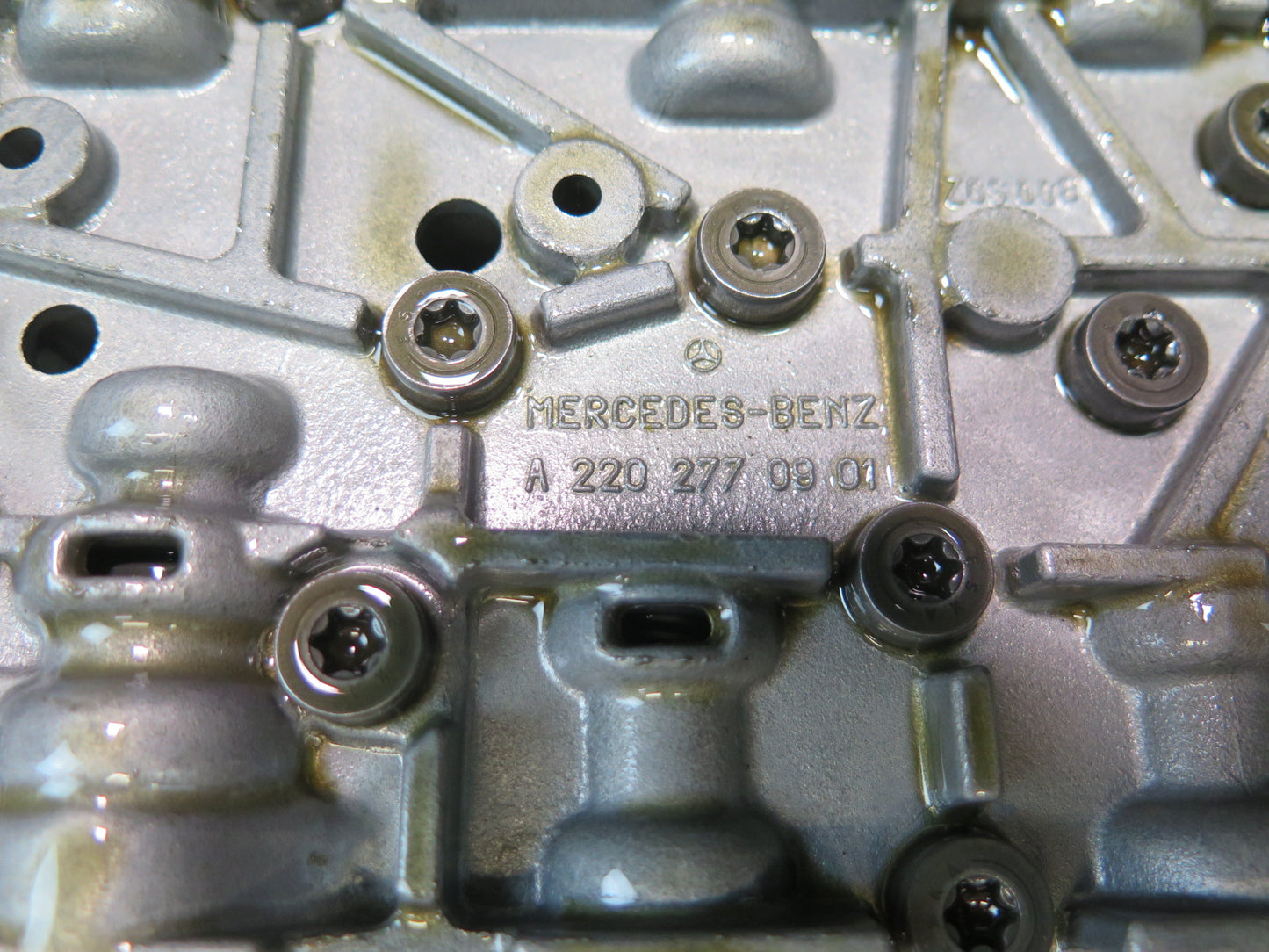 07-12 Mercedes R230 SL550 722.904 A/T Transmission Valve Body Mechatronic OEM