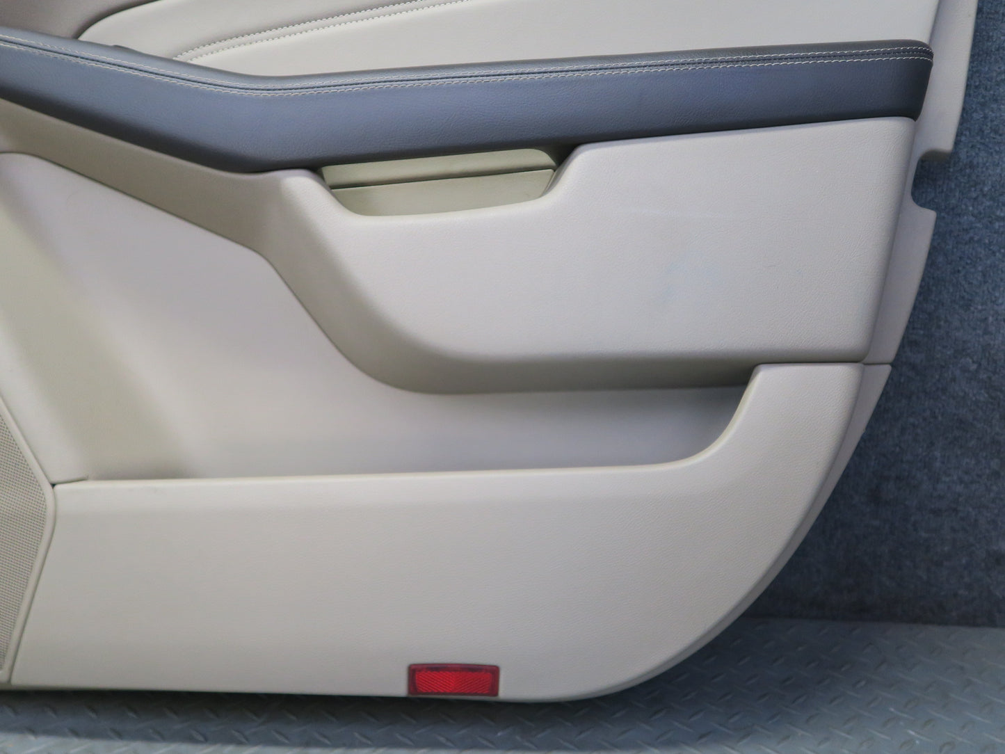 12-15 Mercedes W166 Ml-class Set of 2 Front Door Interior Trim Cover Panel OEM