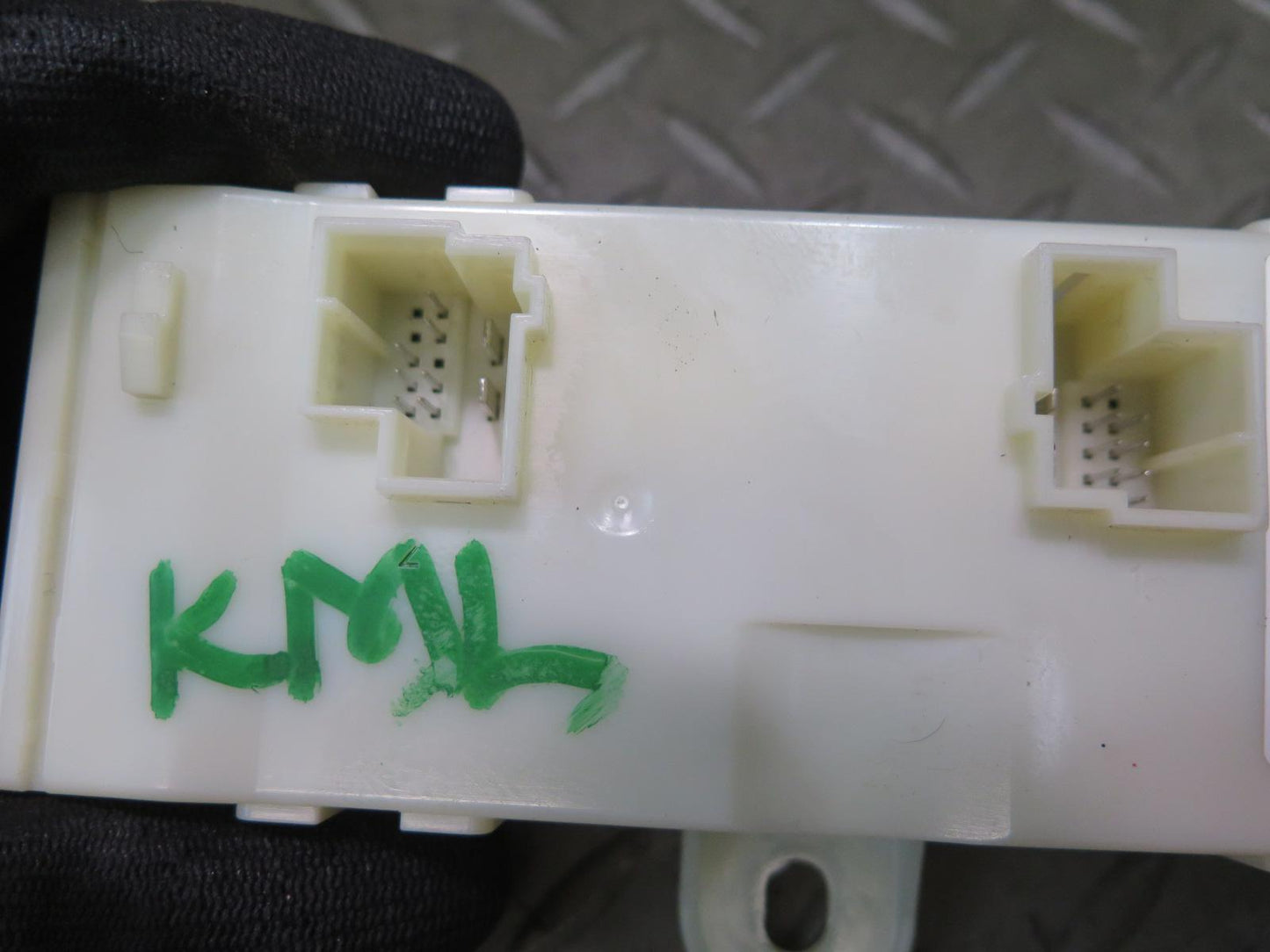 12-15 Mercedes W166 Ml-class Rear Trunk Liftgate Control Module 1669003513 OEM