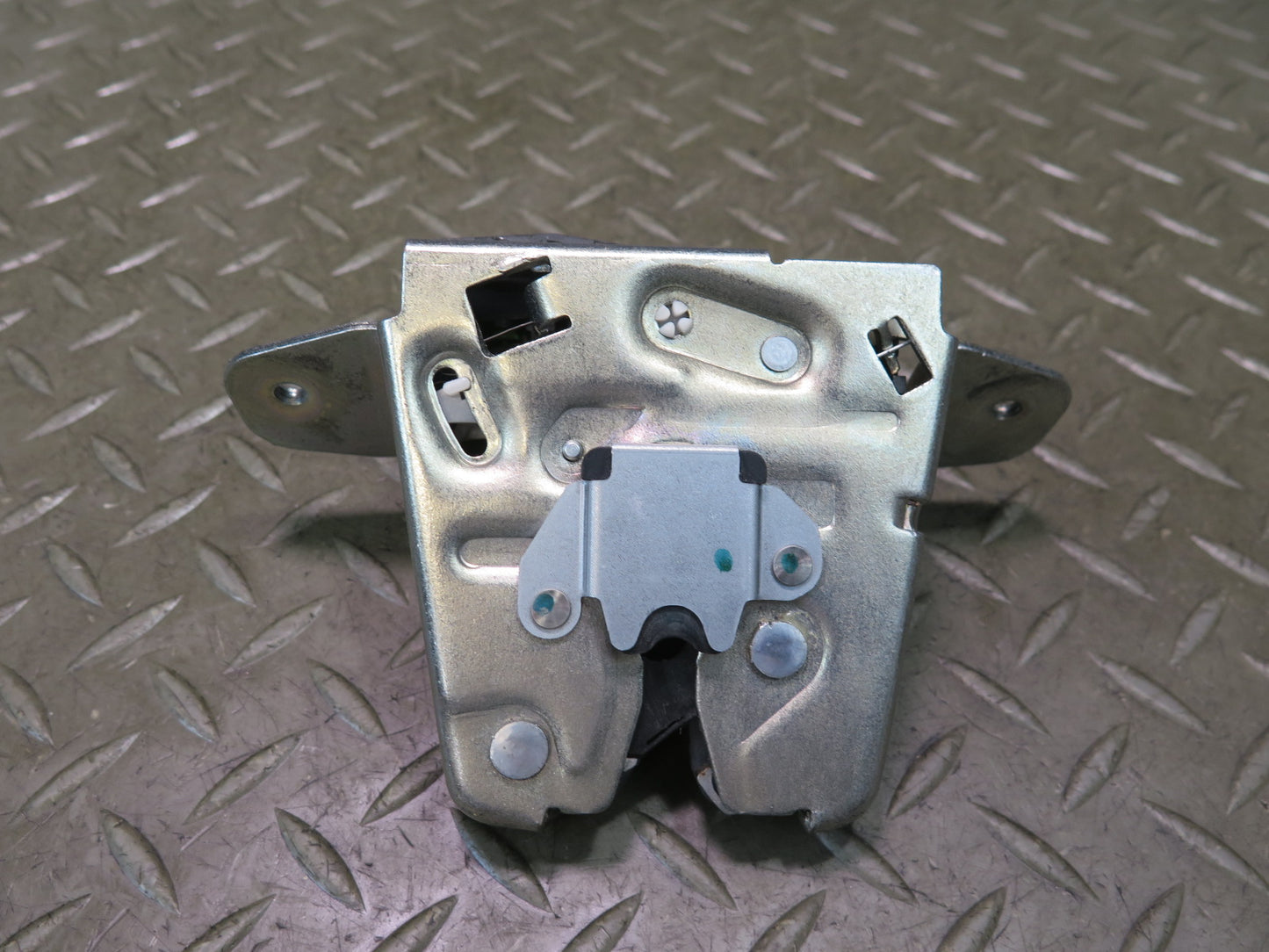 12-15 Mercedes W166 Ml-class Rear Trunk Lid Tailgate Lock Latch 2047400735 OEM