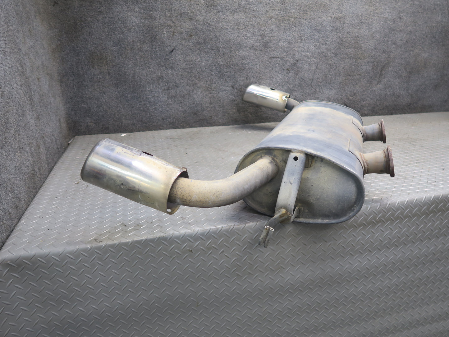 02-10 Lexus Z40 SC430 Rear Exhaust Muffler w Tips OEM