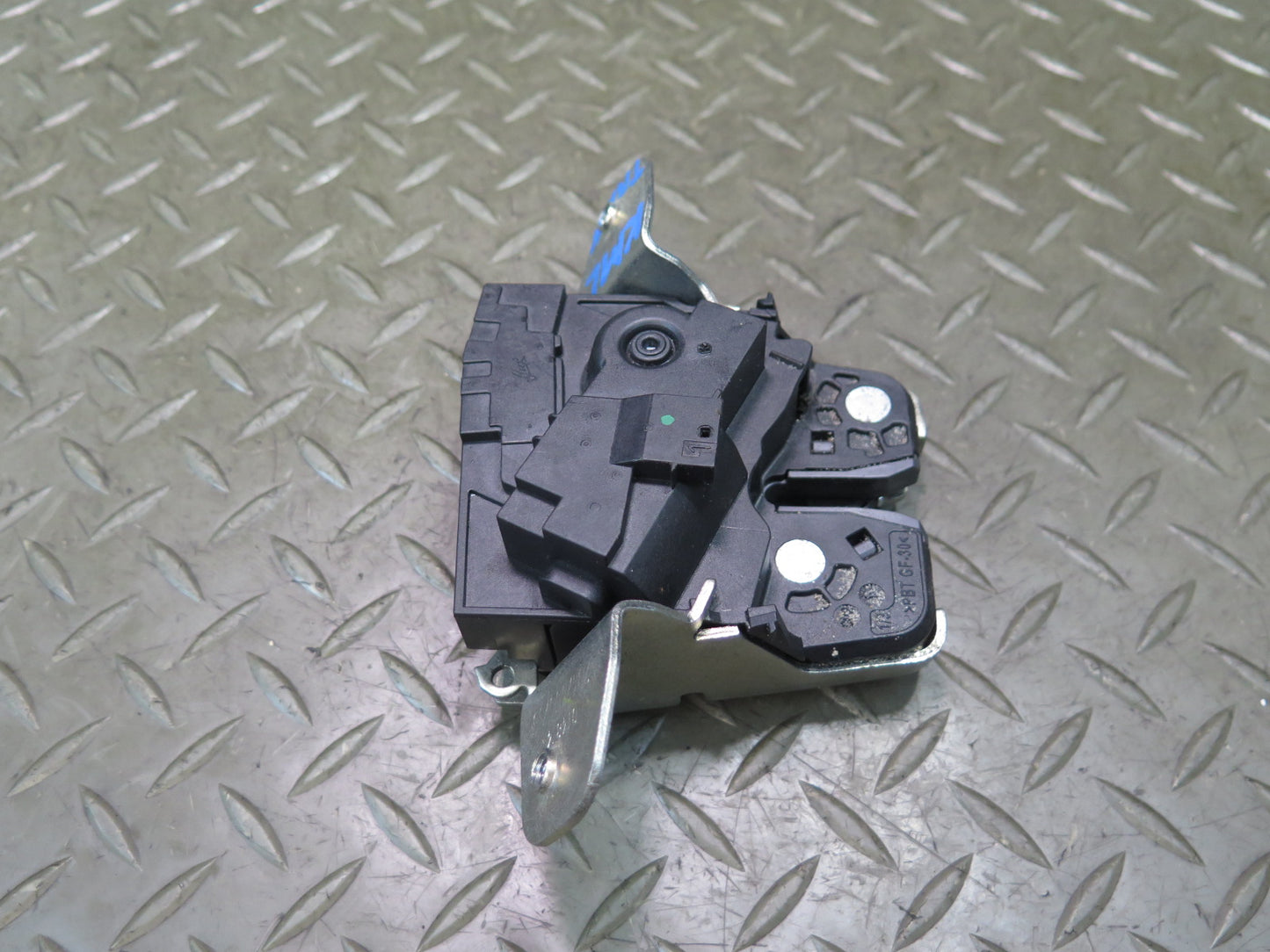 12-15 Mercedes W166 Ml-class Rear Trunk Lid Tailgate Lock Latch 2047400735 OEM