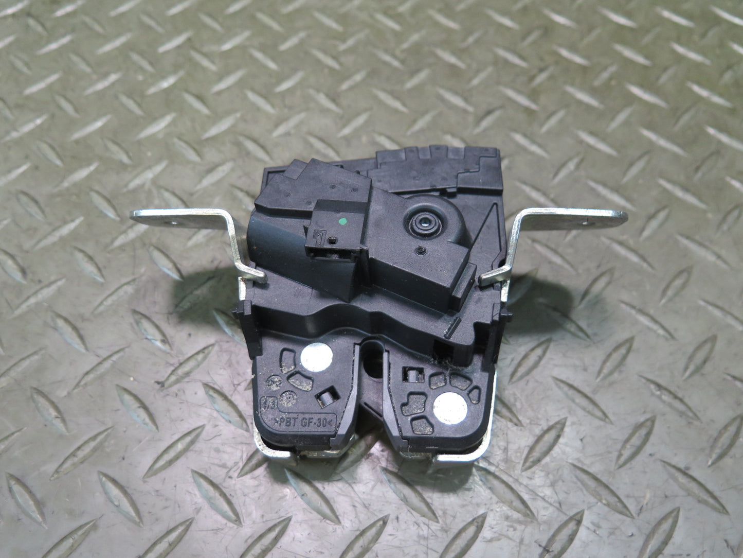 12-15 Mercedes W166 Ml-class Rear Trunk Lid Tailgate Lock Latch 2047400735 OEM