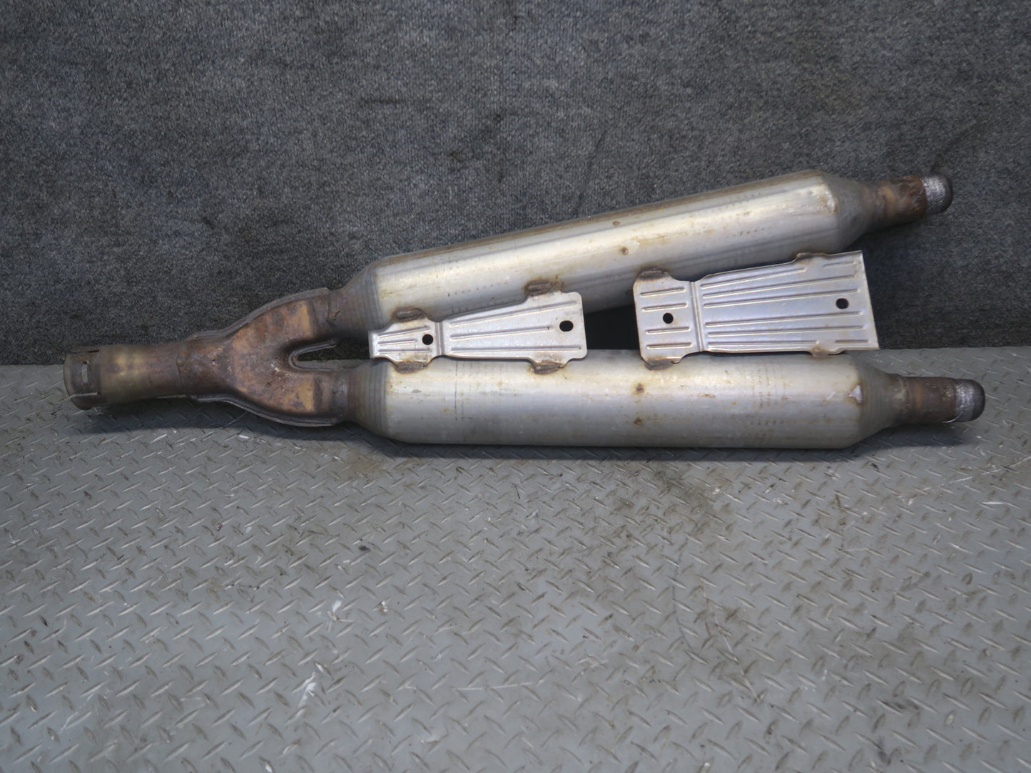 01-06 Lexus UCF30L LS430 Center Exhaust Pipe OEM