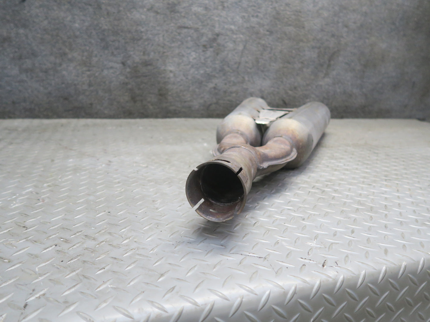01-06 Lexus UCF30L LS430 Center Exhaust Pipe OEM