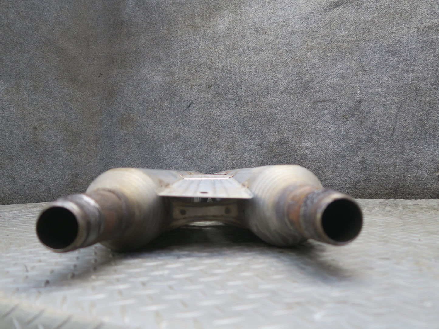 01-06 Lexus UCF30L LS430 Center Exhaust Pipe OEM