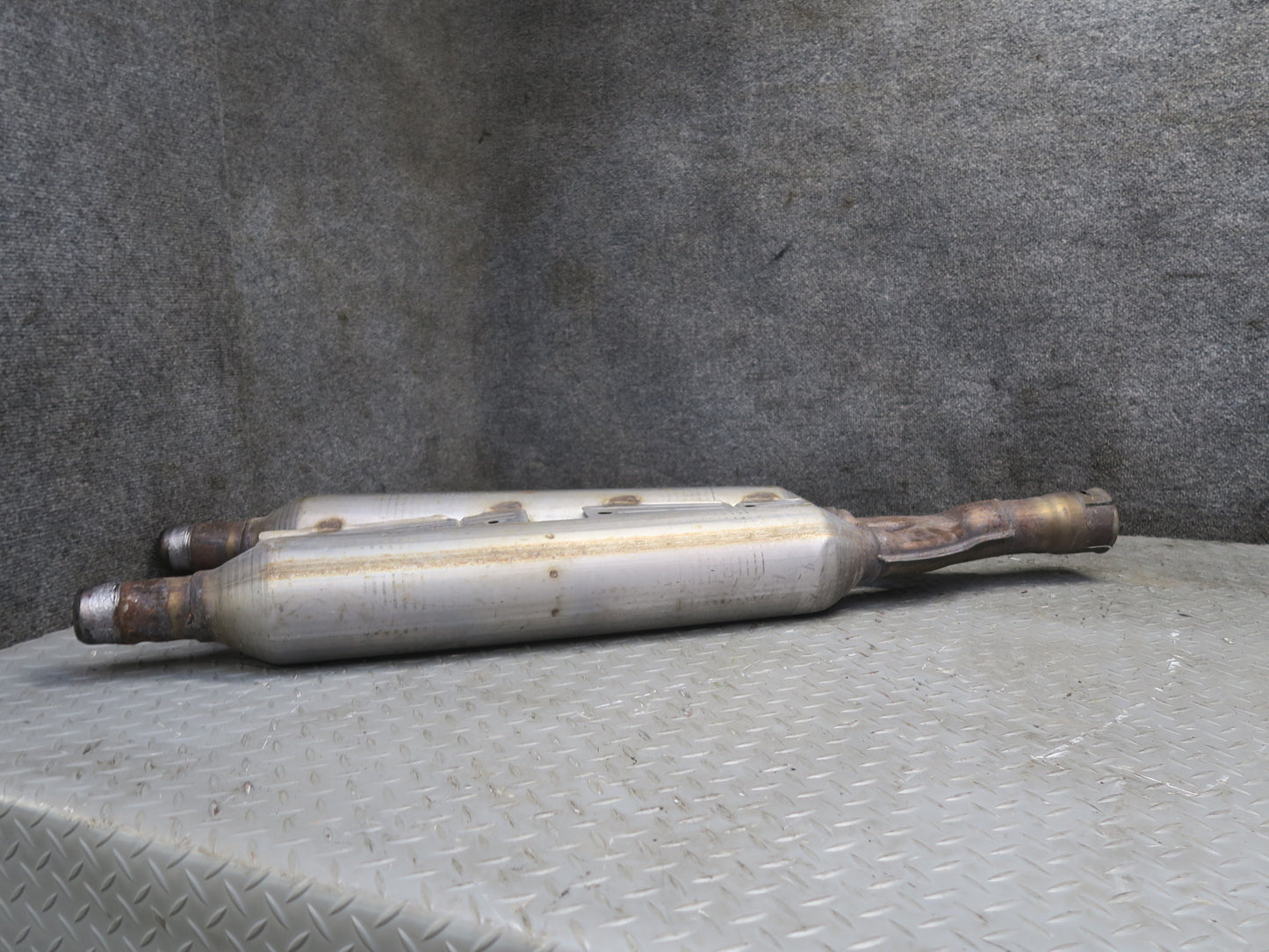 01-06 Lexus UCF30L LS430 Center Exhaust Pipe OEM