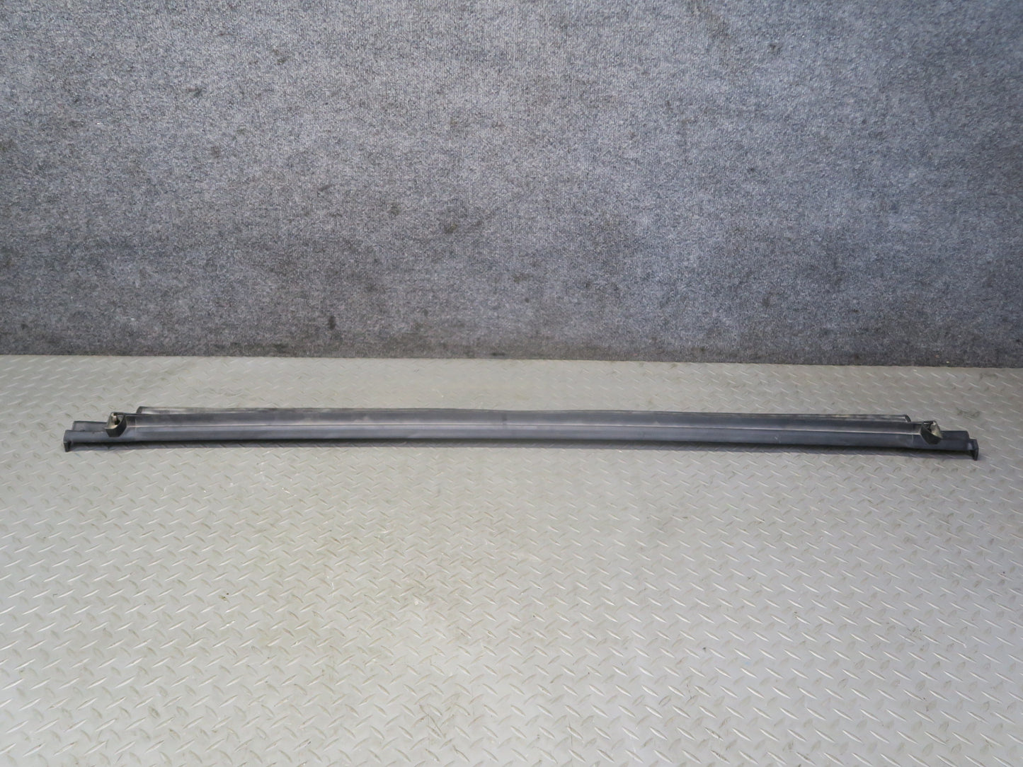 2005-2009 Hummer H2 SUT Rear MID Gate Door Upper Molding Seal Trim