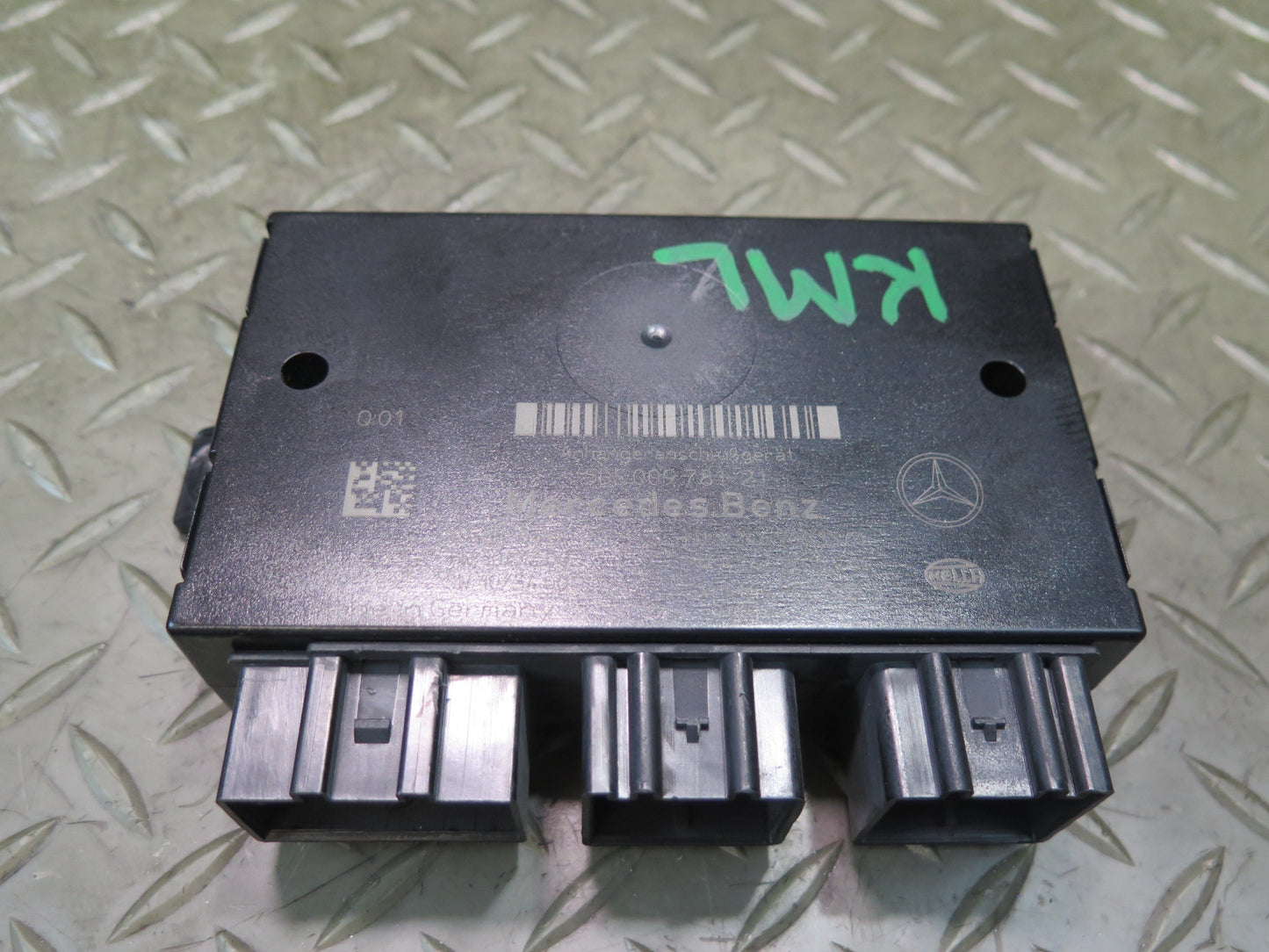 12-15 Mercedes W166 Ml-class Trailer TOW Towing Control Module 2469005501 OEM