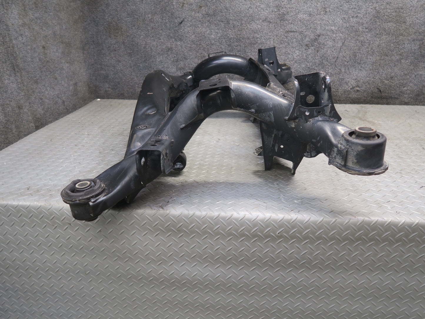 02-10 Lexus UZZ40L SC430 Rear Suspension Crossmember Sub Frame Subframe 122K OEM
