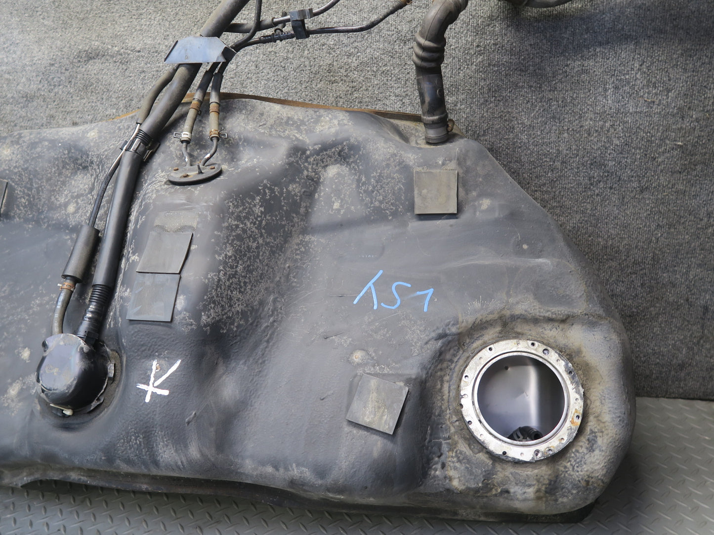 01-05 Lexus UCF30L LS430 Gas Fuel Tank w Filler Neck & Heat Shield OEM