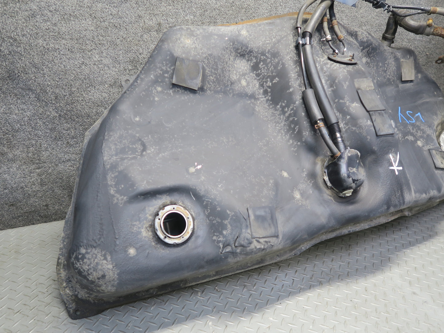01-05 Lexus UCF30L LS430 Gas Fuel Tank w Filler Neck & Heat Shield OEM