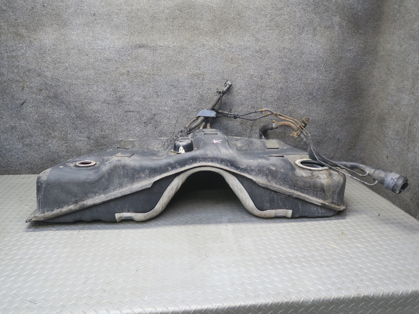 01-05 Lexus UCF30L LS430 Gas Fuel Tank w Filler Neck & Heat Shield OEM