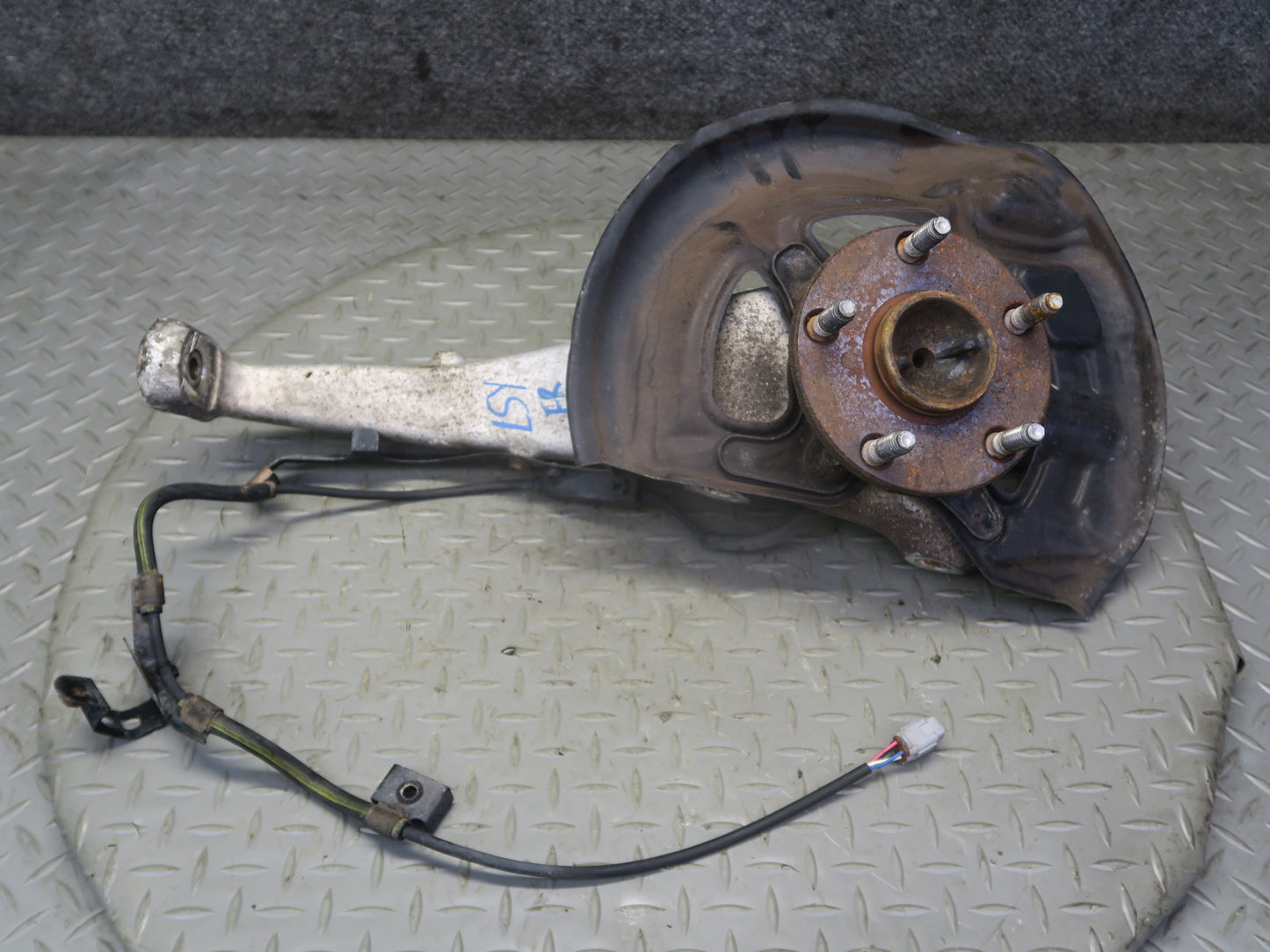 01-06 Lexus UCF30L LS430 RWD Front Right Spindle Knuckle Wheel Hub Bearing OEM
